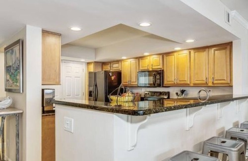 Parasol West Condo | Elegant 3/3 Condo With Panoramic Views!