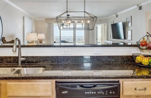 Parasol West Condo | Elegant 3/3 Condo With Panoramic Views!