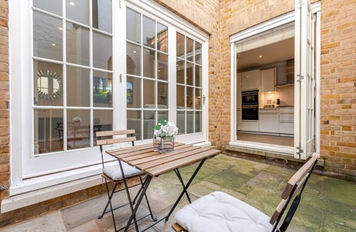 City of Westminster Apartment | Elegant 3 Bed Apartment near Oxford Street with AC