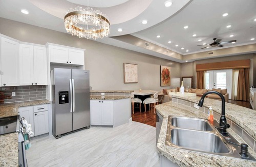 South Central Houston House | Elegant 3-Bed Houston Home Near Stadiums