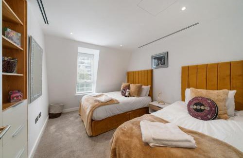 City of Westminster Apartment | Elegant 3-Bedroom Penthouse in Marble Arch 70