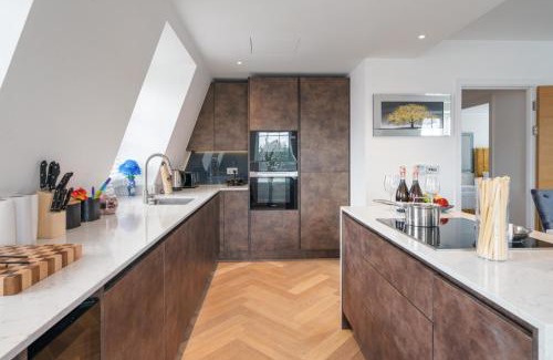 City of Westminster Apartment | Elegant 3-Bedroom Penthouse in Marble Arch 70