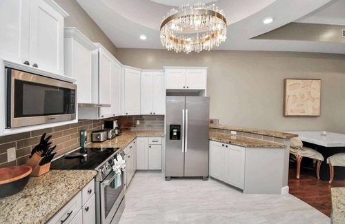 South Central Houston House | Elegant 3-Bedroom Retreat in EaDo