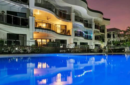 Cairns North Apartment | Elegant 3BR Cairns Esplanade Apartment with Pool