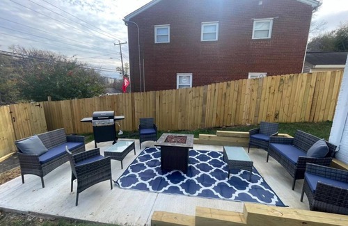 Taylor Run Condo | Elegant 3BR Condo in Alexandria: Modern Comforts Await