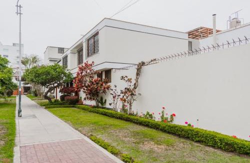 San Isidro House | Elegant 3BR Tranquil Vibe in San Isidro