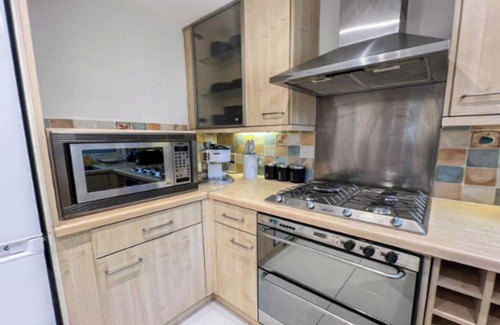 Little Venice Apartment | Elegant 4-Bedroom Home near Little Venice Central London Getaway with Parking