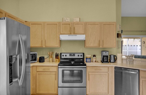 Woodridge House | Elegant 4BR Pool Villa – 10% Off Weekly Stay Just 18 Min to Disney!