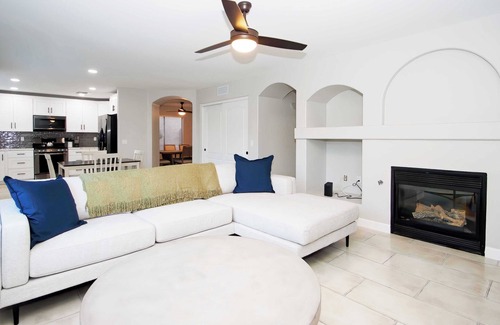 Norterra House | Elegant 4BR Retreat｜Lush Yard｜Perfect for Families & Pets #41649