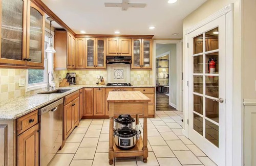 Naperville House | Elegant 4BR Tudor Retreat near Downtown