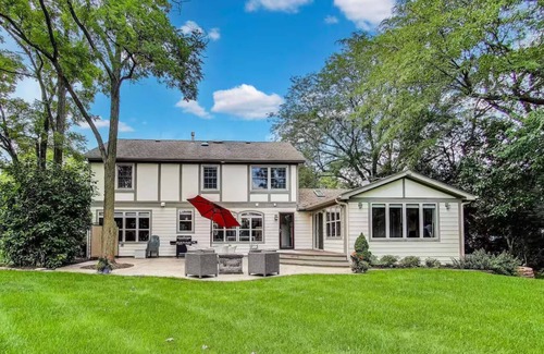 Naperville House | Elegant 4BR Tudor Retreat near Downtown