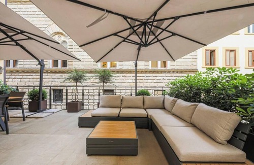 San Giovanni Apartment | Elegant 5-Bedroom Apartment in Piazza della Signoria, Florence
