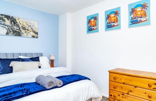 Duddingston House | Elegant 5Bed Home with Free Parking at City Centre, Sleeps 10