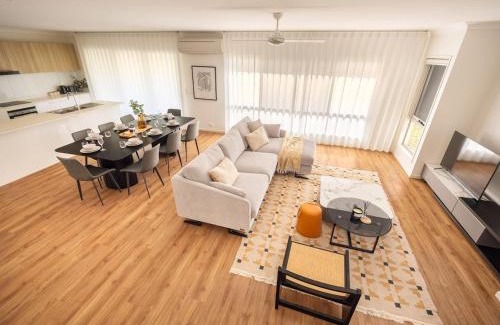 Rochedale House | Elegant 5BR Family Home Modern Comfort in Rochedale