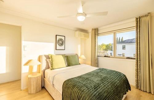 Rochedale House | Elegant 5BR Family Home Modern Comfort in Rochedale