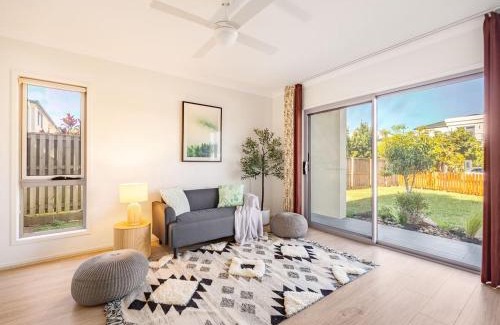 Rochedale House | Elegant 5BR Family Home Modern Comfort in Rochedale