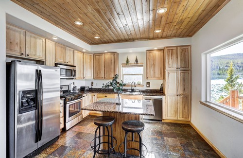Alma Cabin | Elegant 5BR Mountain Cabin w/Hot Tub Close to Breckenridge