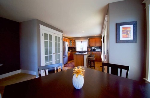 North Queen Anne House | Elegant, airy and bright with vivid views over ship canal, Fremont and beyond.