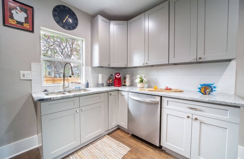 Cole House | Elegant and Bright 4BR Home near DTWN and RiNo