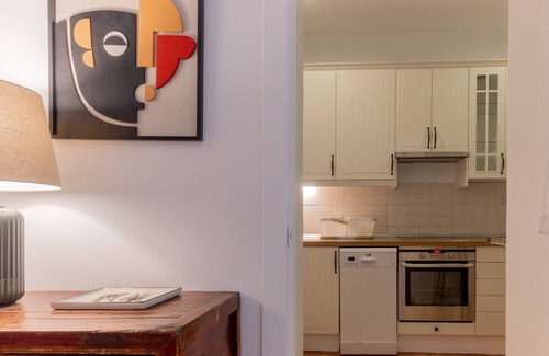 Trafalgar Apartment | Elegant and bright apartment in the heart of Chamberí: With balconies and spacious areas"