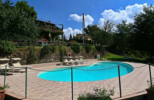 Torgiano Other | Elegant and broad Apartment in Torgiano with Garden and Pool