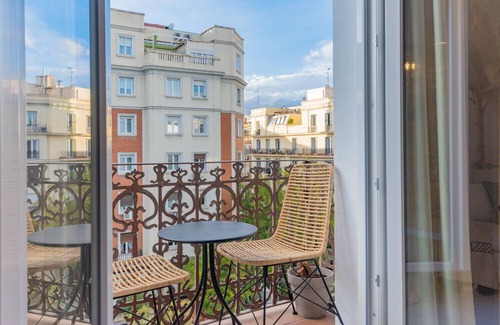 Goya Apartment | Elegant and Charming Charming Apartment in Salamanca