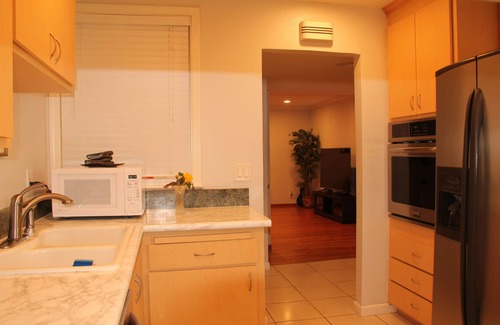 Evergreen House | Elegant and Cozy 3 Bd/2 Ba Home near Downtown San Jose