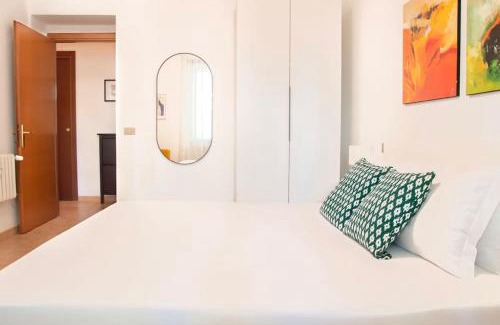 Gianicolense Apartment | Elegant and Cozy Flat with Study - Trastevere