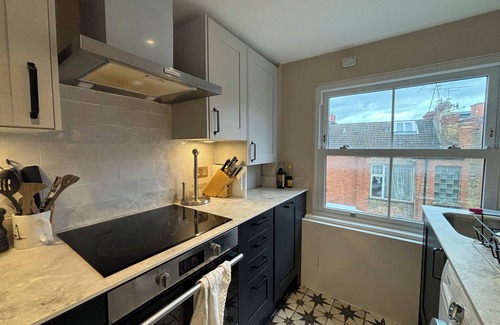 Town Apartment | Elegant and Well-Connected 2BD Flat, Fulham
