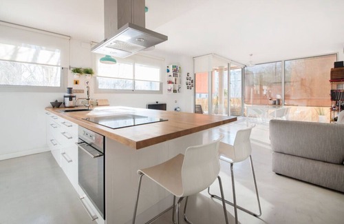 Sant Adria de Besos Apartment | Elegant apartment on the beach Forum