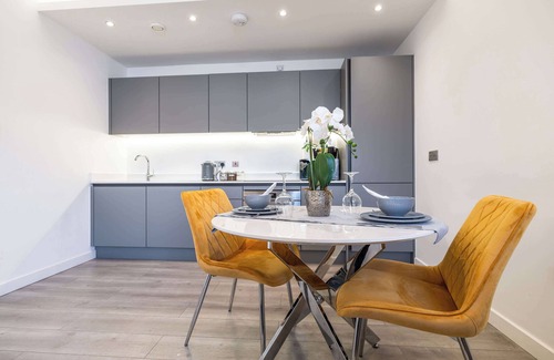 Great Linford Apartment | Elegant apartment/4 S