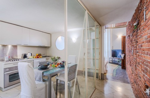 Lucca Historical Center Apartment | Elegant Apartment in a Quiet Street inside the Walls Of Lucca
