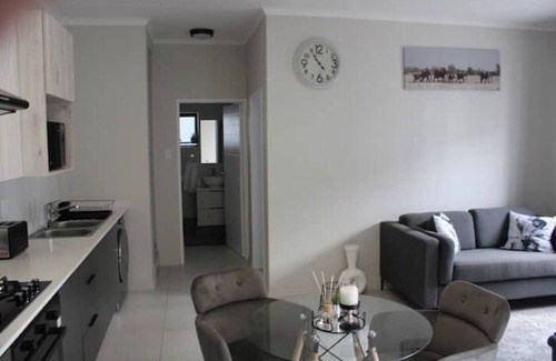 Greater Johannesburg Metropolitan Area Apartment | Elegant apartment in Carlswald, Midrand