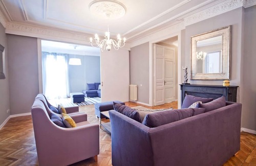Dreta de l'Eixample Apartment | ELEGANT APARTMENT IN THE CENTER OF BARCELONA