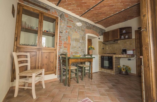 Saturnana Apartment | Elegant apartment in a small hamlet of Tuscany