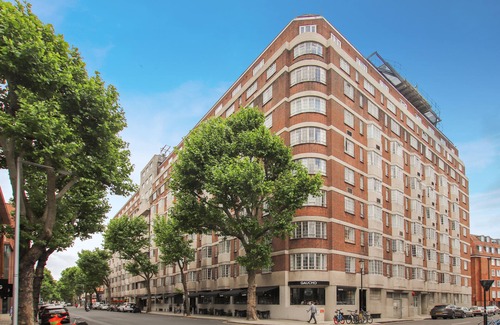 Brompton & Hans Town Apartment | Elegant Apartment in London's Prime Location