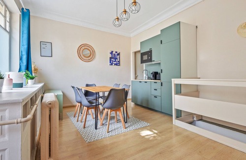 Porte de Saint-Cloud Apartment | Elegant Apartment in Paris 16th