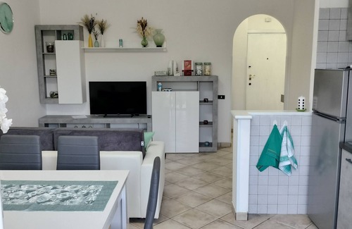 Zona XII Torre Spaccata Apartment | Elegant apartment surrounded by greenery 600 meters from metro C