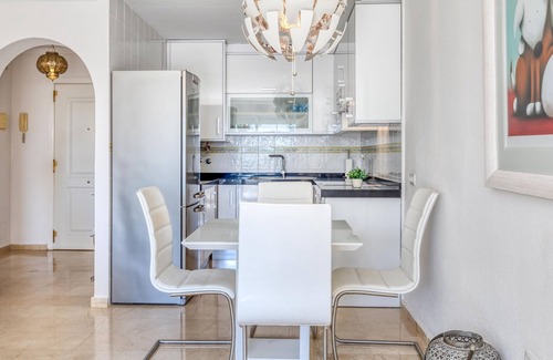 Estepona Apartment | Elegant apartment with terrace near Estepona marina