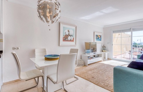 Estepona Apartment | Elegant apartment with terrace near Estepona marina