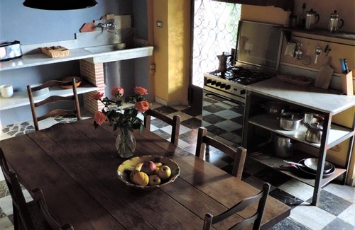 Camaiore House | Elegant artistic house