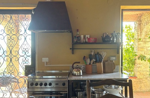 Camaiore House | Elegant artistic house