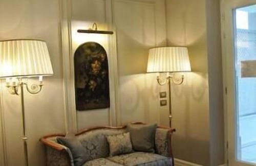 Castiglione Falletto Apartment | Elegant, bright apartment in villa with large covered terrace and furnished