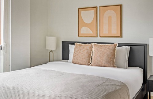 Old Ballard Apartment | Elegant Ballard 2BR w/ W/D, BBQ & Gym, near Waterfront, by Blueground