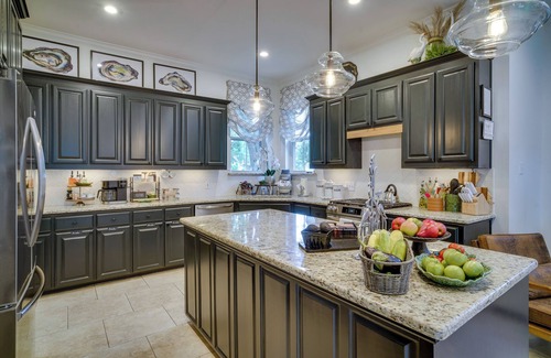 Highlands - Perkins House | Elegant Baton Rouge Home w/Yard ~ 3 Mi to LSU!