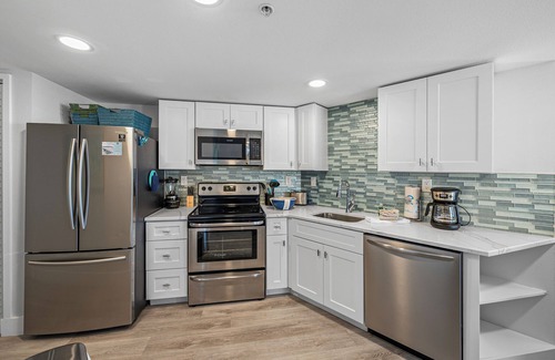 Belle Vista Condo | Elegant Beachfront | Walk Everywhere