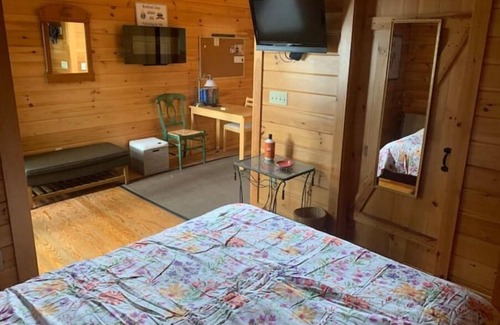 Belgrade Cabin | Elegant Cabin on Great Pond