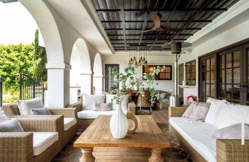 Windsor Square Villa | Elegant & Central Hollywood Estate