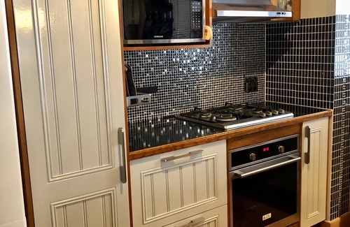 Dinner Plain Ski Chalet | Elegant Chalet in Dinner Plain Named Snowmass for 7 People- Reserve Location
