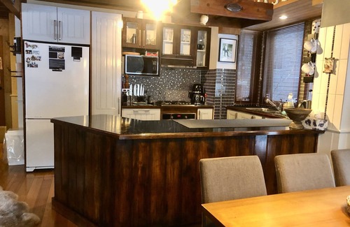 Dinner Plain Ski Chalet | Elegant Chalet in Dinner Plain Named Snowmass for 7 People- Reserve Location